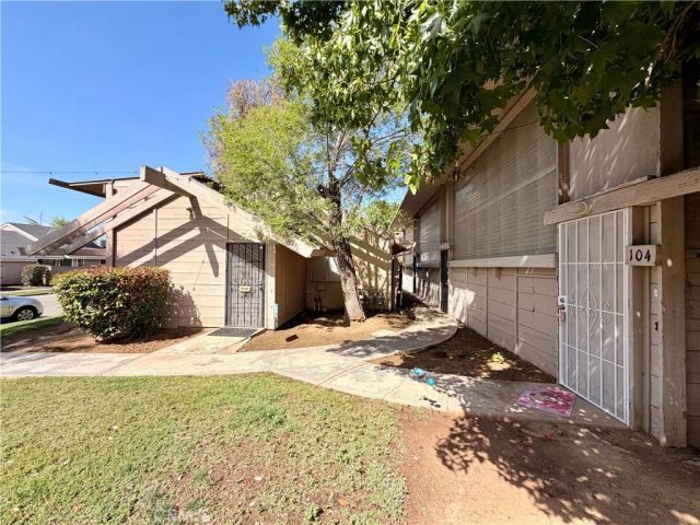 366 E El Paso Avenue, Fresno, CA 93720