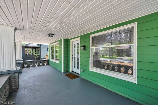 2172 West Boulevard, Cleveland, OH 44102
