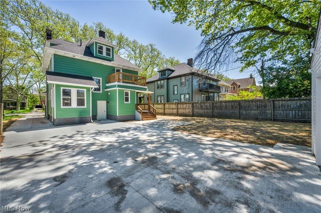 2172 West Boulevard, Cleveland, OH 44102