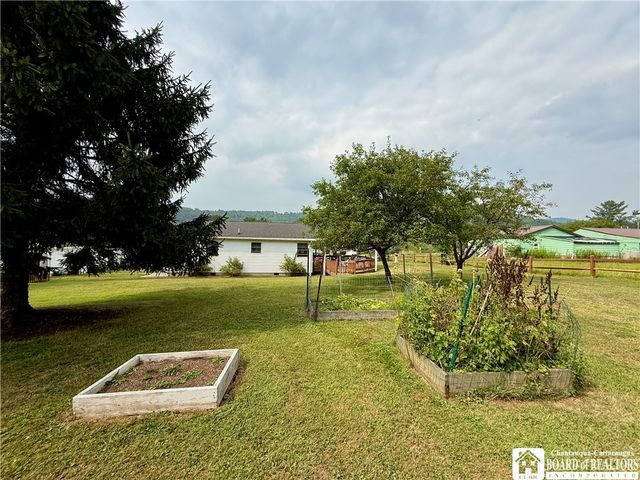 9687 Deer Creek Road, Genesee, NY 14770