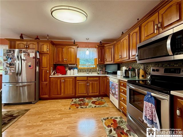 9687 Deer Creek Road, Genesee, NY 14770