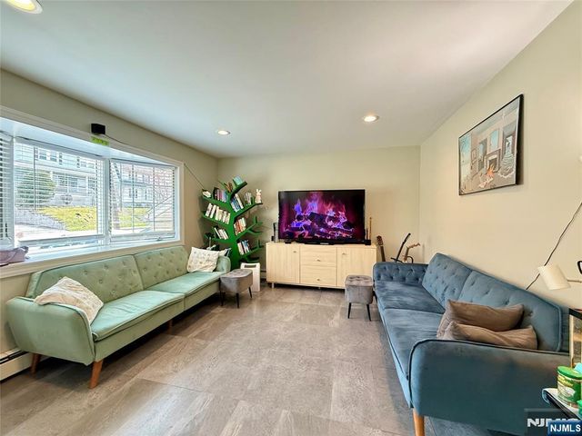 36 Cumberland Avenue, Verona, NJ 07044