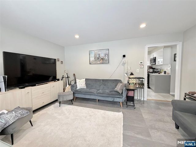 36 Cumberland Avenue, Verona, NJ 07044