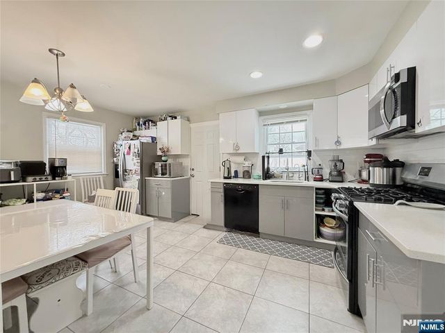 36 Cumberland Avenue, Verona, NJ 07044