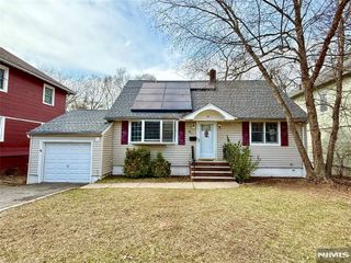 36 Cumberland Avenue, Verona, NJ 07044