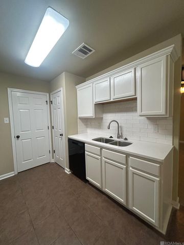 17093 Richmond Dr, Prairieville, LA 70769