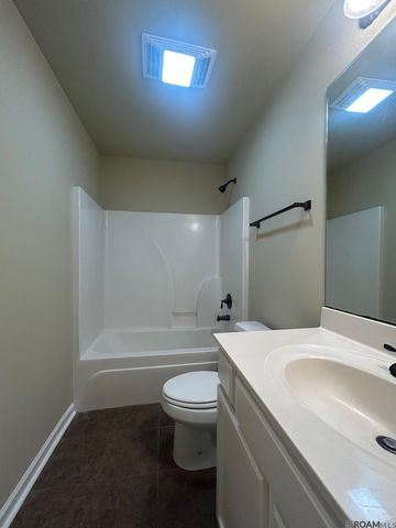17093 Richmond Dr, Prairieville, LA 70769