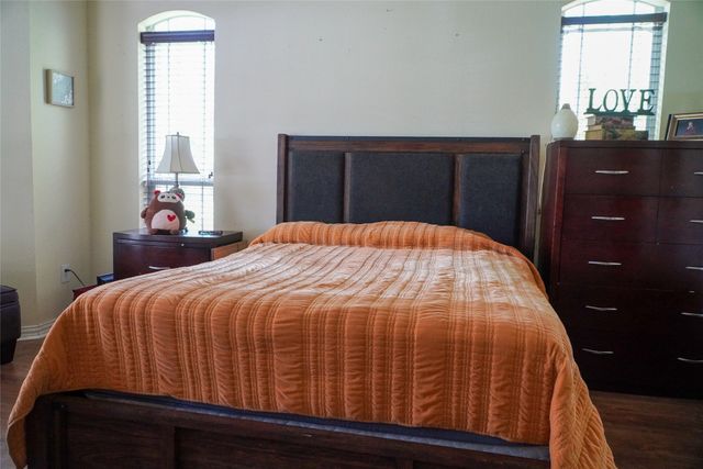 404 E Oakdale Street, Keene, TX 76059