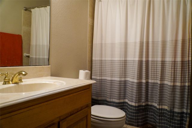 404 E Oakdale Street, Keene, TX 76059