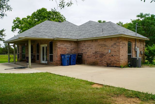 404 E Oakdale Street, Keene, TX 76059