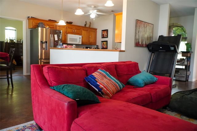 404 E Oakdale Street, Keene, TX 76059
