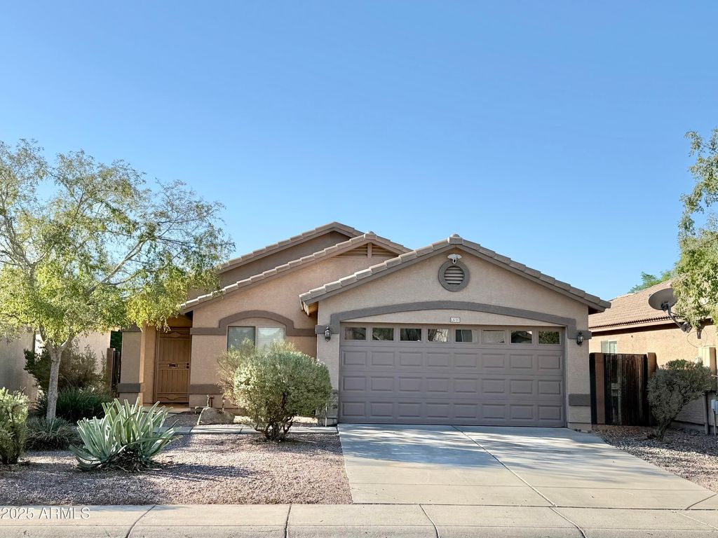 13737 W BERRIDGE Lane, Litchfield Park, AZ 85340
