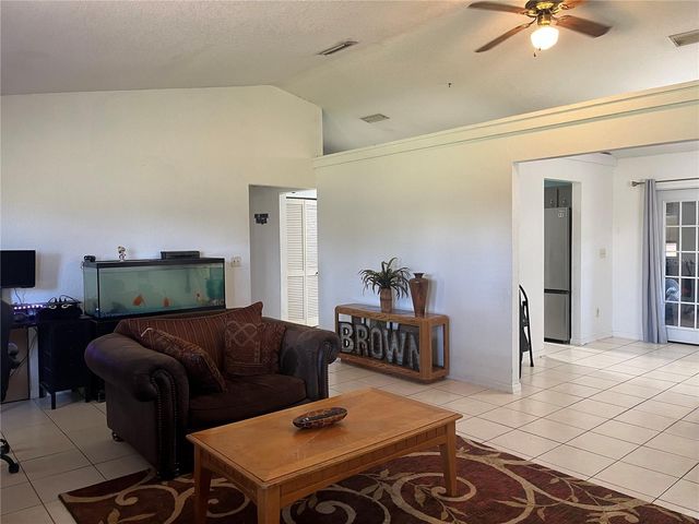 10631 W HIGHWAY 40, Ocala, FL 34482