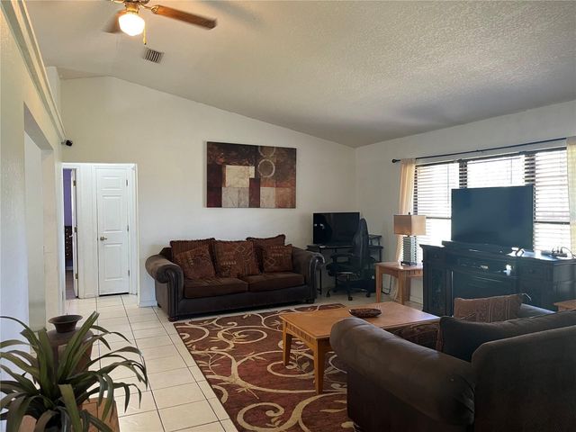 10631 W HIGHWAY 40, Ocala, FL 34482