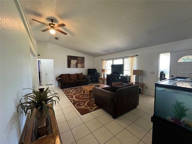 10631 W HIGHWAY 40, Ocala, FL 34482
