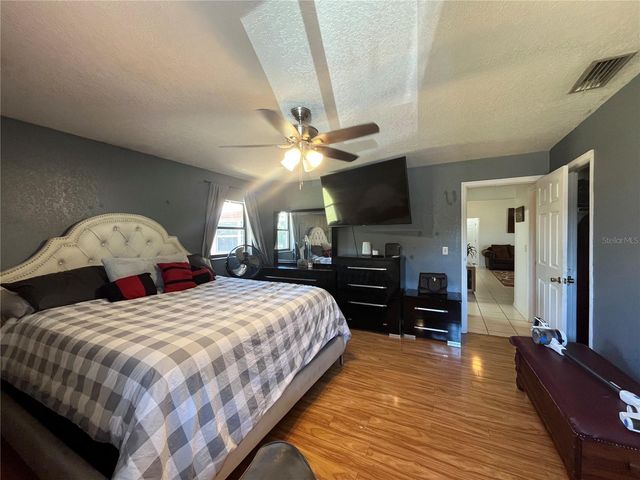 10631 W HIGHWAY 40, Ocala, FL 34482