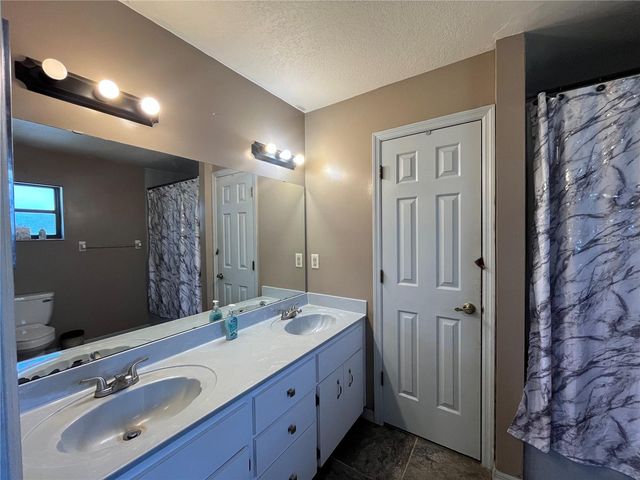 10631 W HIGHWAY 40, Ocala, FL 34482