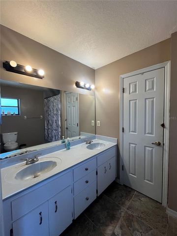 10631 W HIGHWAY 40, Ocala, FL 34482