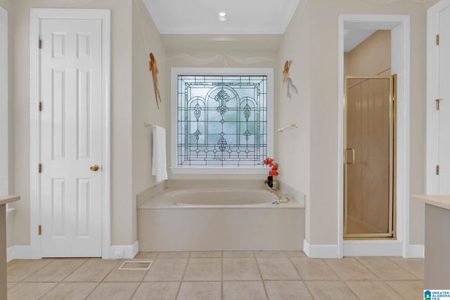 5065 LAKE CREST CIRCLE, Hoover, AL 35226