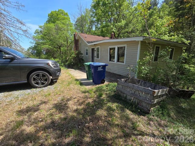 208 Mckinnish Cove Road, Asheville, NC 28806