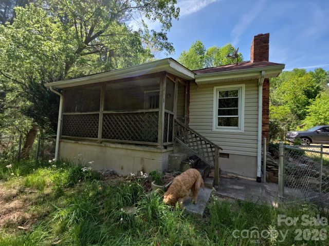 208 Mckinnish Cove Road, Asheville, NC 28806