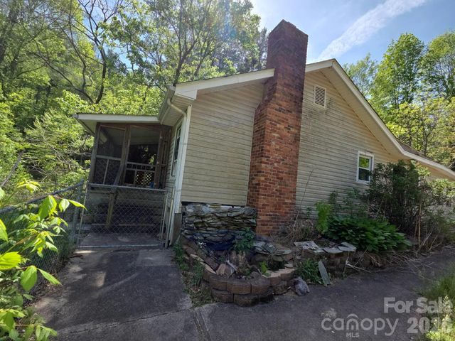 208 Mckinnish Cove Road, Asheville, NC 28806