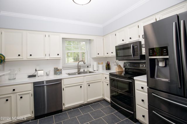 2 Colonial Pines Circle, Pinehurst, NC 28374