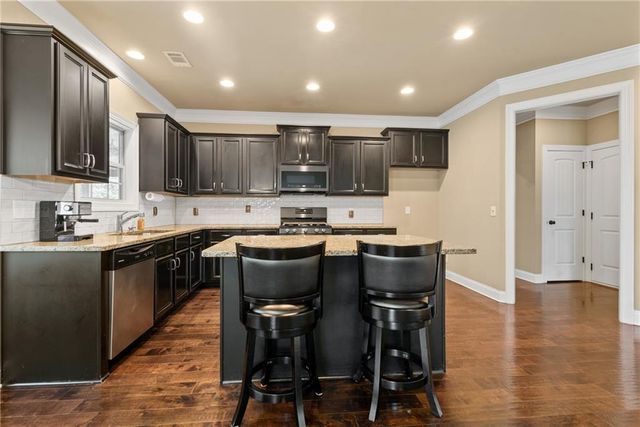 1050 Silver Thorne Drive, Loganville, GA 30052