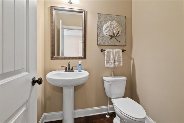 1050 Silver Thorne Drive, Loganville, GA 30052