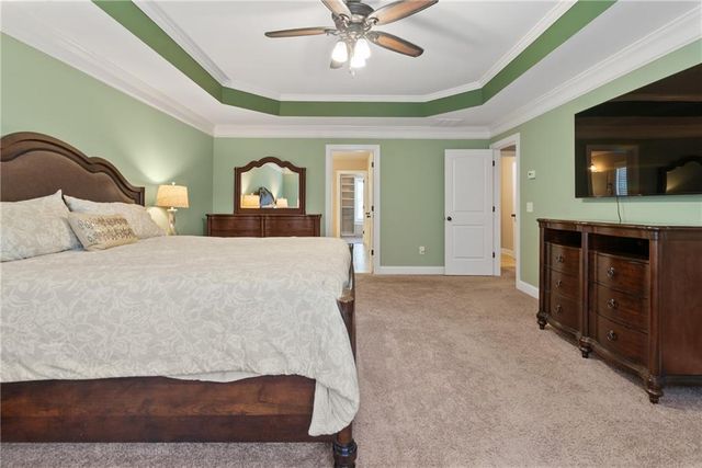 1050 Silver Thorne Drive, Loganville, GA 30052