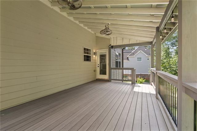 1050 Silver Thorne Drive, Loganville, GA 30052