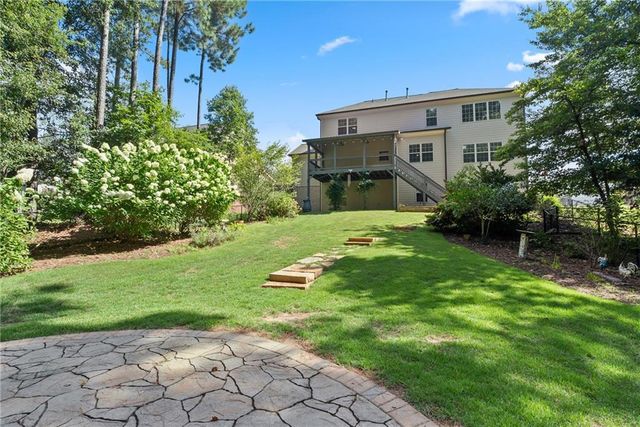 1050 Silver Thorne Drive, Loganville, GA 30052