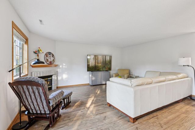 698 Monn Avenue, Vadnais Heights, MN 55127