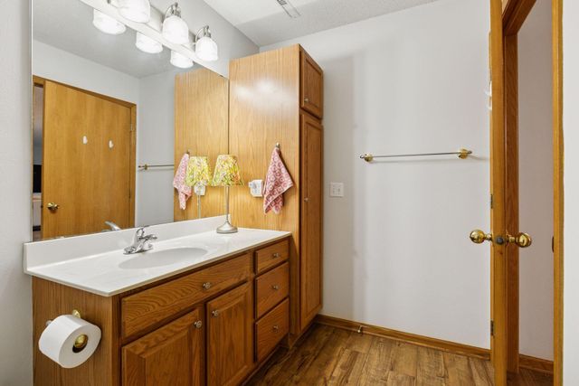 698 Monn Avenue, Vadnais Heights, MN 55127