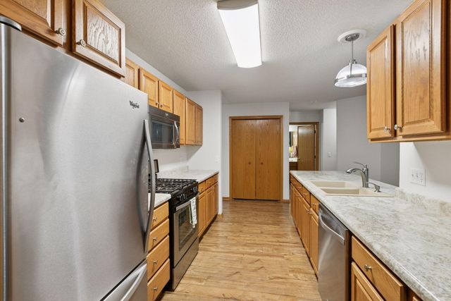 698 Monn Avenue, Vadnais Heights, MN 55127