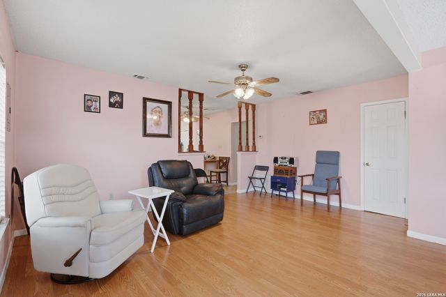 329 RAYBURN DR, San Antonio, TX 78221