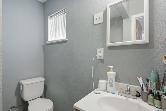 329 RAYBURN DR, San Antonio, TX 78221