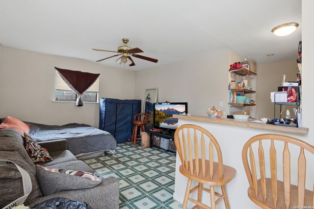 329 RAYBURN DR, San Antonio, TX 78221