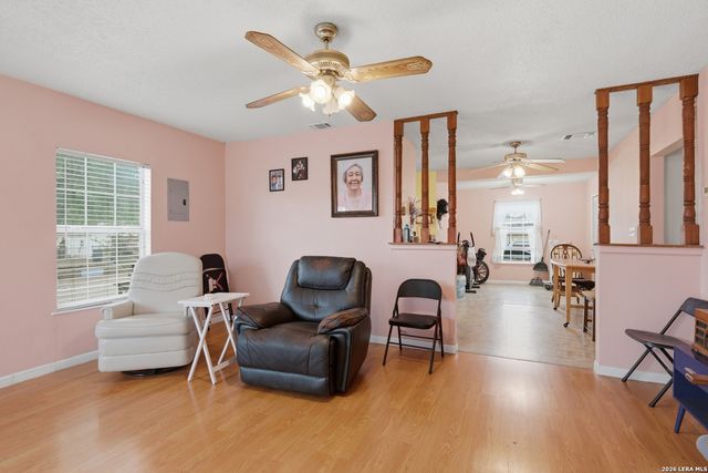 329 RAYBURN DR, San Antonio, TX 78221
