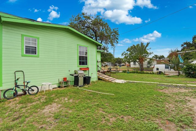 329 RAYBURN DR, San Antonio, TX 78221