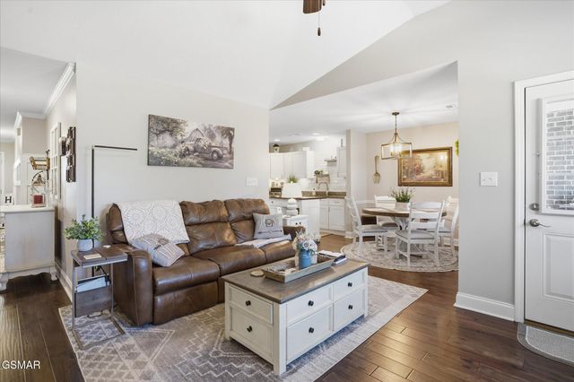 422 Larkspur Way, Sevierville, TN 37862