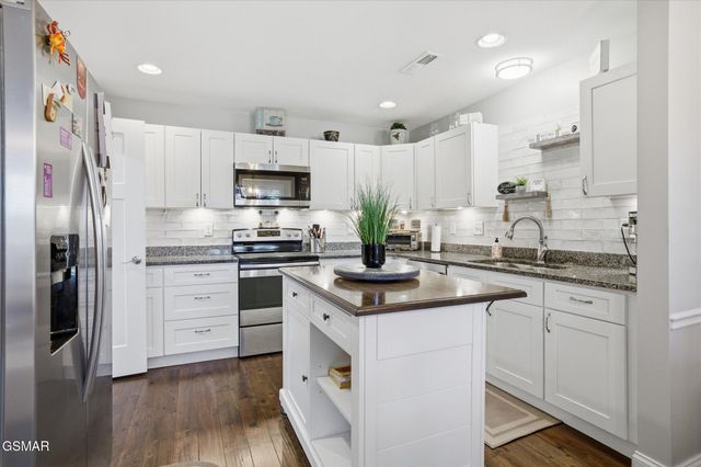 422 Larkspur Way, Sevierville, TN 37862