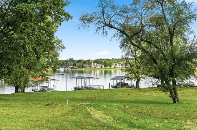 103 Walnut Dr, Hendersonville, TN 37075