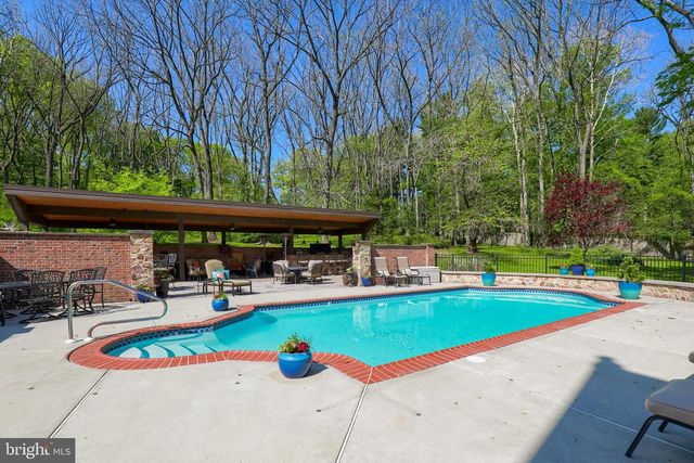 80 SCHOOL HOUSE RD, Lancaster, PA 17603