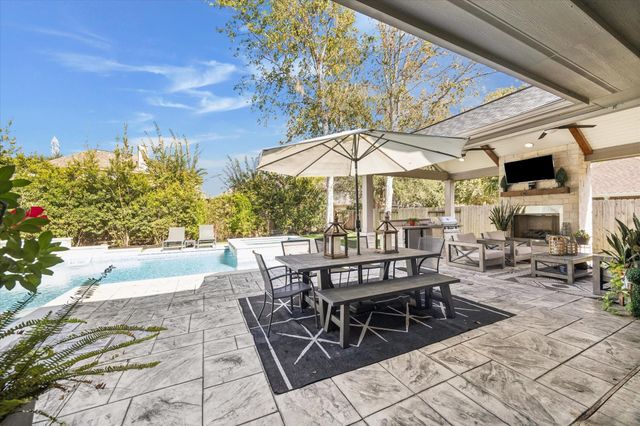 1414 Shady Valley Drive, Sugar Land, TX 77479