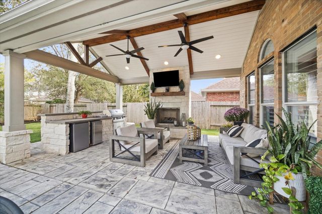 1414 Shady Valley Drive, Sugar Land, TX 77479