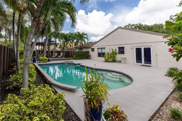 5231 SW 115th Avenue, Cooper City, FL 33330