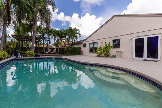 5231 SW 115th Avenue, Cooper City, FL 33330