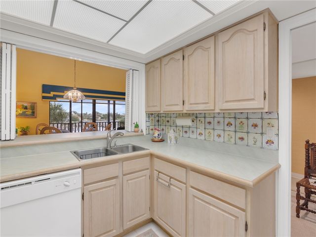 1880 Bay Road I319, Vero Beach, FL 32963