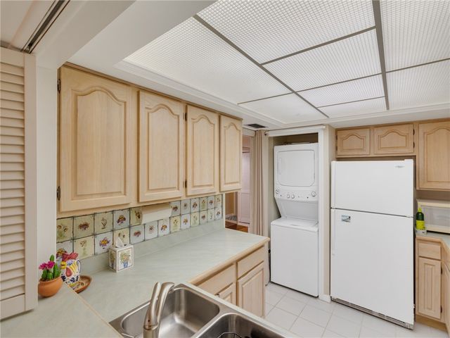 1880 Bay Road I319, Vero Beach, FL 32963